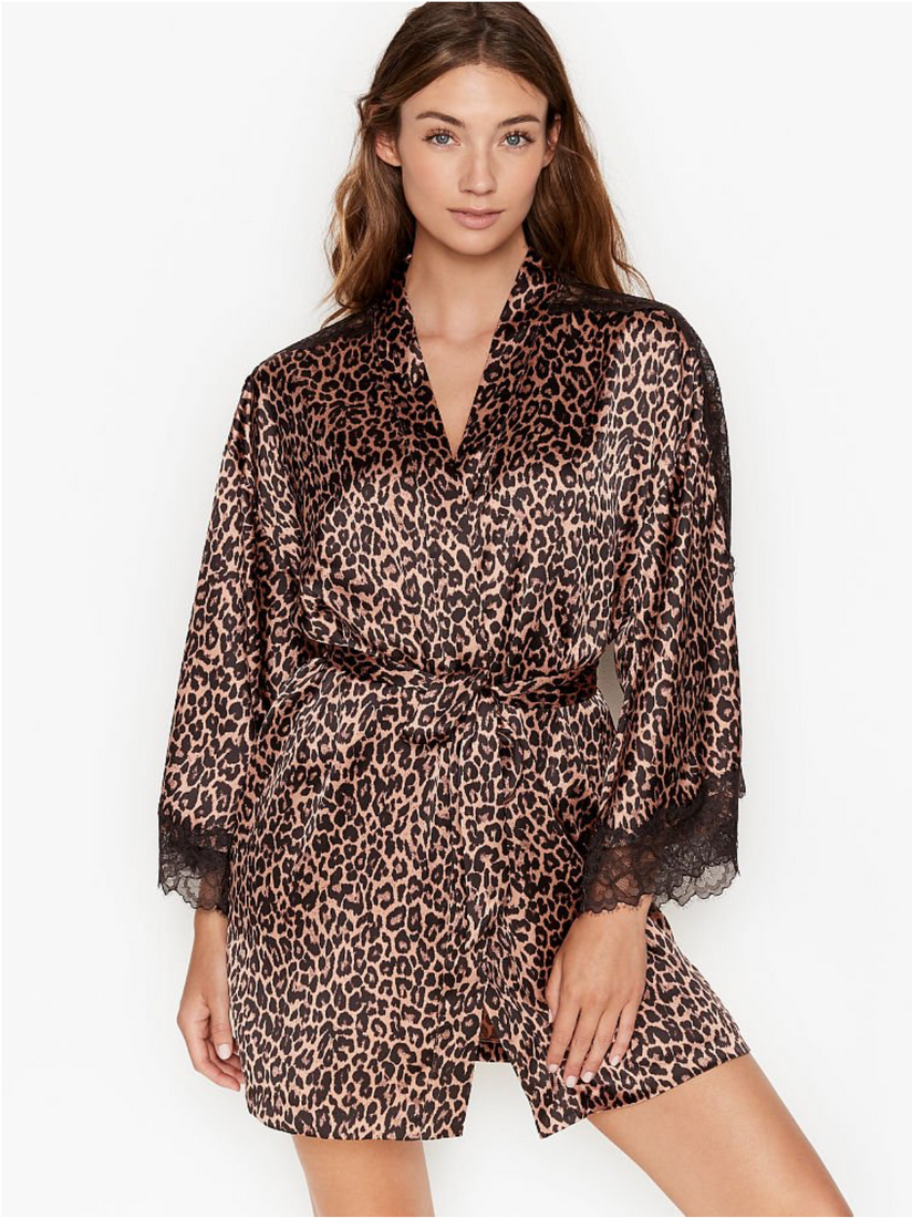 Леопардовый атласный халат с кружевом шантильи Victoria's Secret Chantilly Lace Robe, XS\S