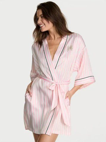 Сатиновий халат Pretty Blossom Iconic Stripe Satin Short Robe Victoria's Secret
