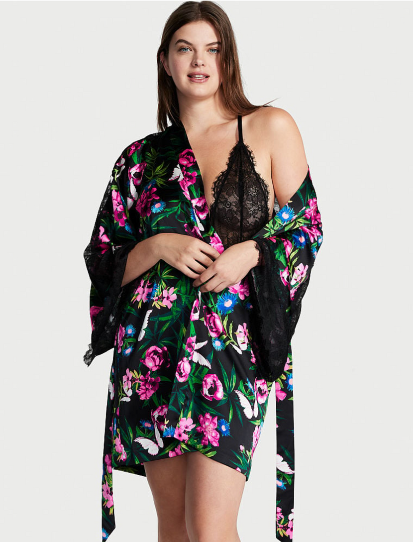 Сатиновый халат с кружевными вставками Victoria's Secret Lace Inset Robe, XS\S